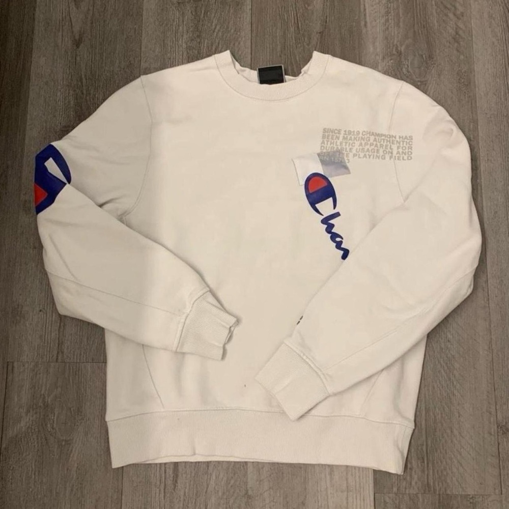 Men’s White Y2K Champion Sweatshirt